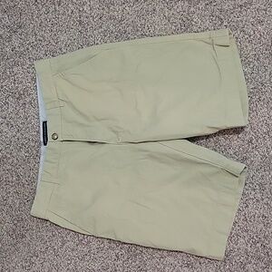 Tommy Hilfiger khaki shorts, men's 32
